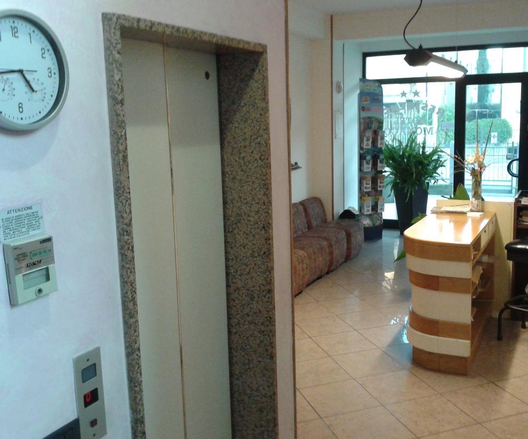 Residence Monaco Appartamenti Rimini Kültér fotó